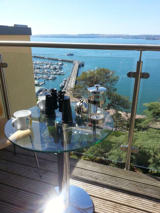 Panoramic Sea Views, Sleeps 4, Torquay Apartment Exterior photo